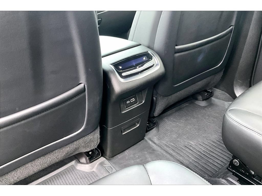 Used 2024 Cadillac XT6 Sport w/ LPO, Floor Liner Package AWD/4WD image 12