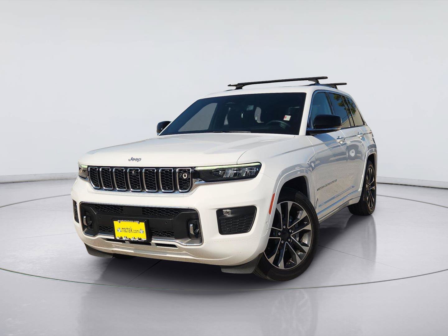 Used 2022 Jeep Grand Cherokee Overland w/ Adv Protech Group III AWD/4WD image 1