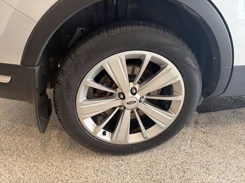 Used 2019 Ford Explorer Limited w/ Class III Trailer Tow Package image 6