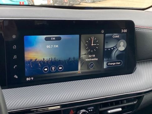 Certified 2025 Nissan Kicks SR image 22