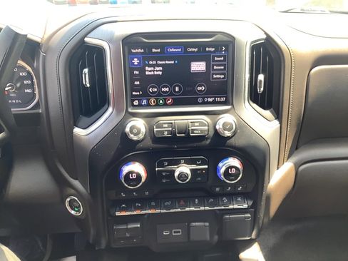 Used 2020 GMC Sierra 1500 Denali w/ Denali Ultimate Package AWD/4WD image 11