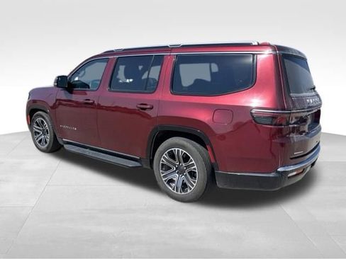 Used 2022 Jeep Wagoneer Series III AWD/4WD image 3