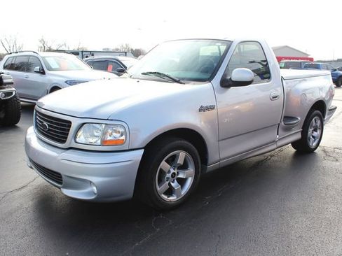 Used 2004 Ford F150 Lightning image 10