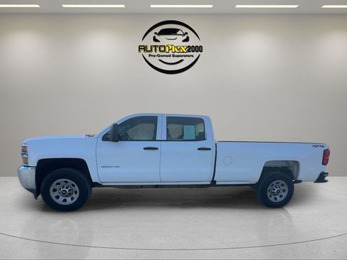 Used 2016 Chevrolet Silverado 3500 W/T AWD/4WD image 3