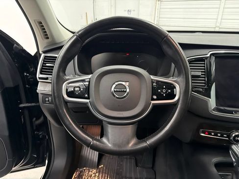 Used 2017 Volvo XC90 T6 Momentum w/ Momentum Plus Package AWD/4WD image 15