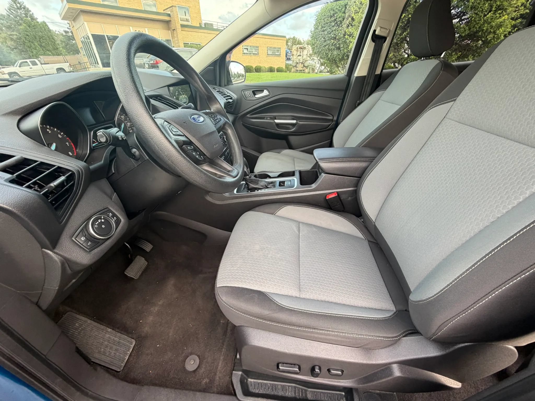 Used 2019 Ford Escape SE FWD image 11