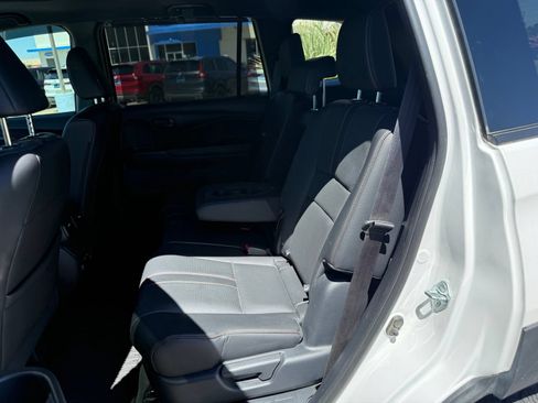 Certified 2025 Honda Passport TrailSport image 37