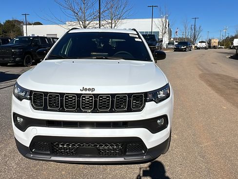 New 2026 Jeep Compass Latitude image 3