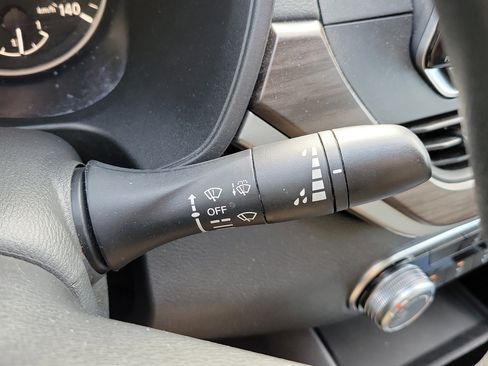 Used 2024 Nissan Altima 2.5 SV image 29