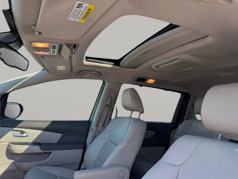 Used 2016 Honda Odyssey Touring Elite image 31