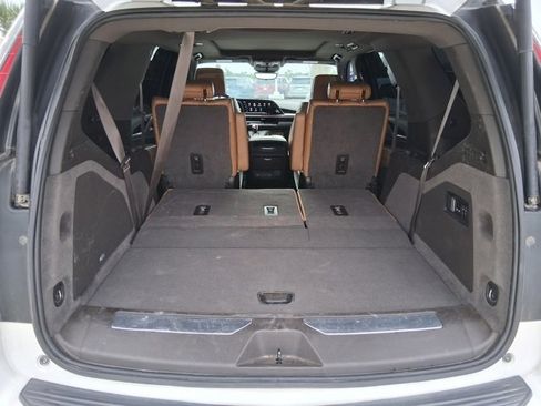 Used 2021 Cadillac Escalade Premium Luxury image 6