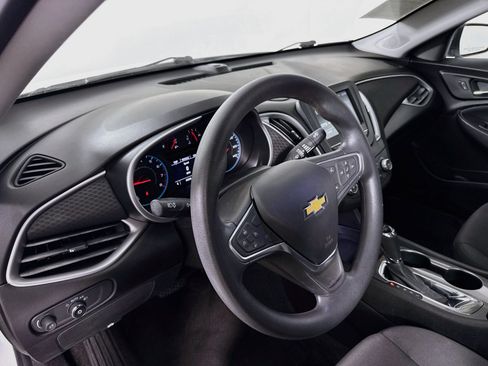 Used 2018 Chevrolet Malibu LS FWD image 9