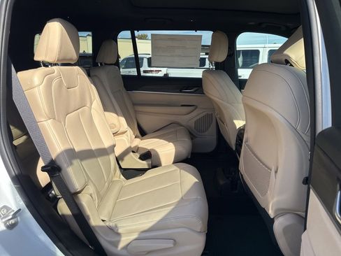 New 2025 Jeep Grand Cherokee L Limited w/ Luxury Tech Group II image 21