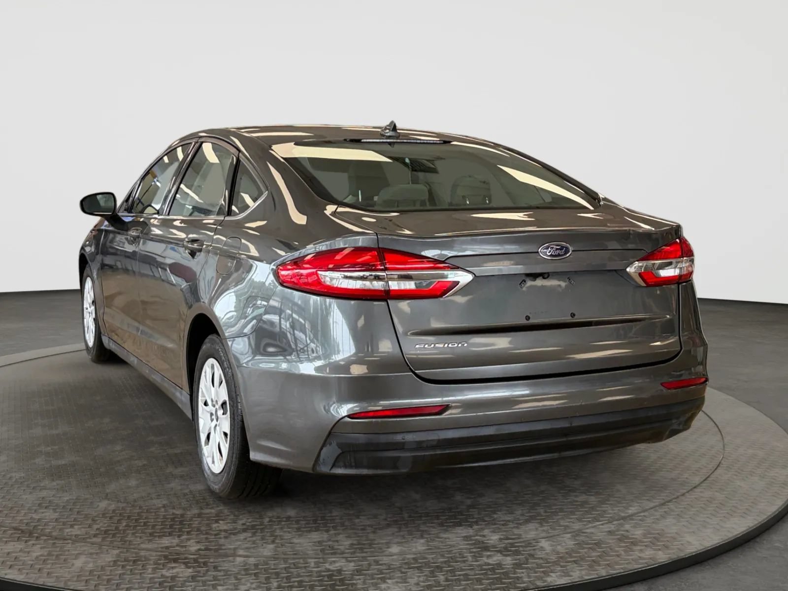 Used 2020 Ford Fusion S FWD image 8