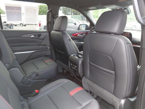 Used 2025 Chevrolet Traverse RS w/ LPO, Floor Liner Package AWD/4WD image 32