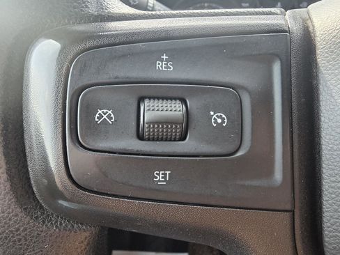 Used 2020 Chevrolet Silverado 2500 Custom w/ Custom Convenience Package image 5