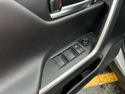 Used 2019 Toyota RAV4 Limited w/ Advanced Technology Package AWD/4WD image 28