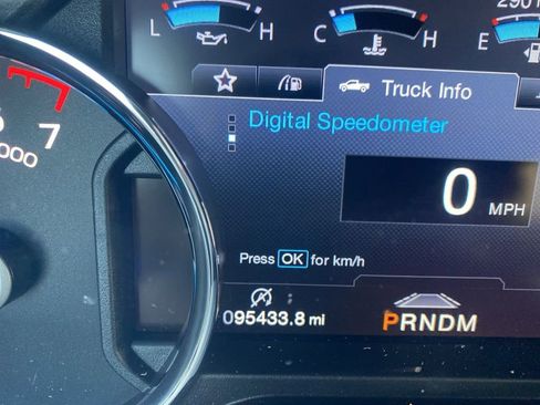 Used 2020 Ford F150 Platinum w/ Equipment Group 701A Luxury image 5