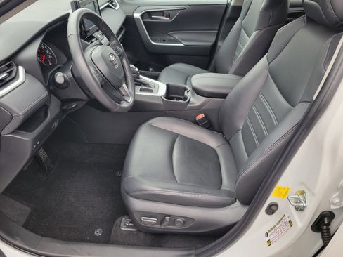 Certified 2022 Toyota RAV4 XLE Premium image 10