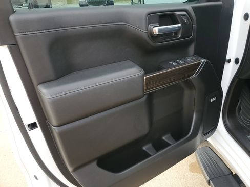 Used 2021 Chevrolet Silverado 1500 LT Trail Boss w/ Convenience Package II image 28