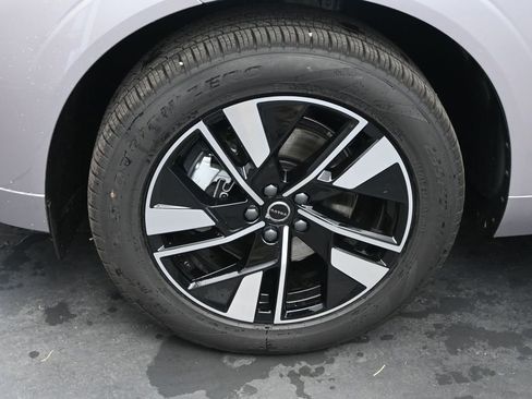 New 2026 Volvo XC60 B5 Core w/ Climate Package image 9