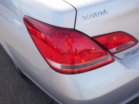 Used 2006 Toyota Avalon Limited FWD image 17
