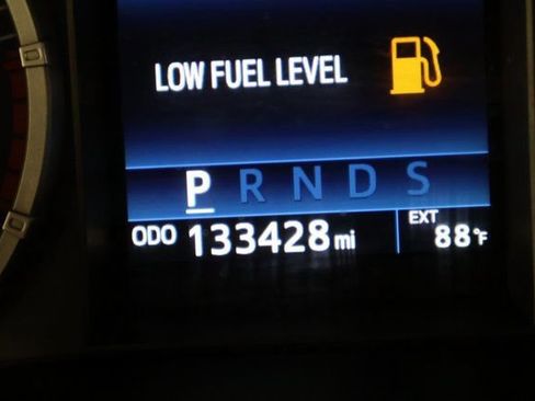 Used 2015 Toyota Tundra Limited w/ Limited Premium Package AWD/4WD image 17