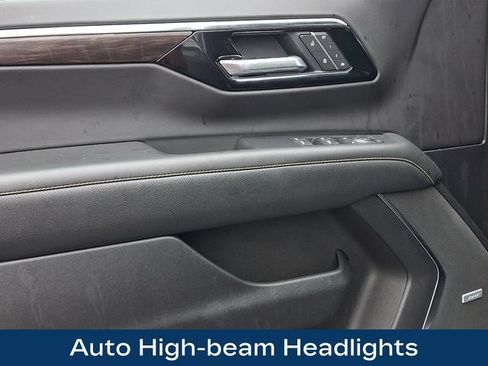 Used 2025 Chevrolet Suburban Premier AWD/4WD image 22