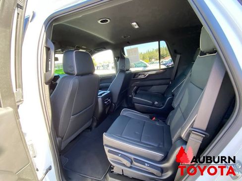 Used 2025 GMC Yukon Elevation AWD/4WD image 29