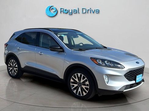 Used 2020 Ford Escape Titanium AWD/4WD image 9