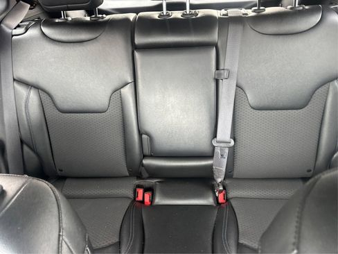 Used 2024 Jeep Compass Latitude image 24