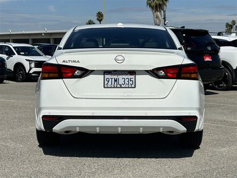 Used 2025 Nissan Altima 2.5 S image 3