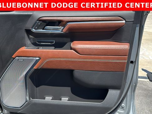 Used 2024 GMC Sierra 1500 Denali Ultimate AWD/4WD image 35