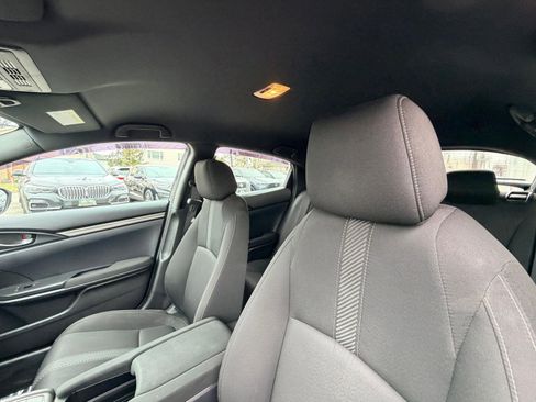 Used 2019 Honda Civic Sport image 17