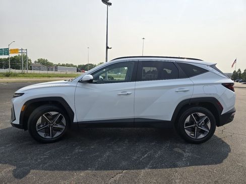 Used 2018 Hyundai Tucson SE w/ Cargo Package AWD/4WD image 13