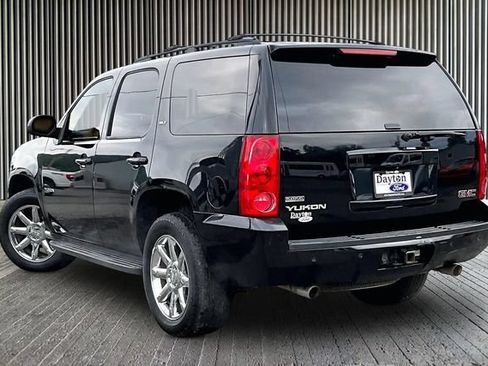 Used 2011 GMC Yukon SLT w/ SLT-2 Equipment Package AWD/4WD image 11