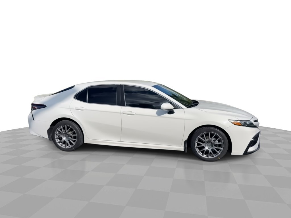 Used 2021 Toyota Camry SE FWD image 9