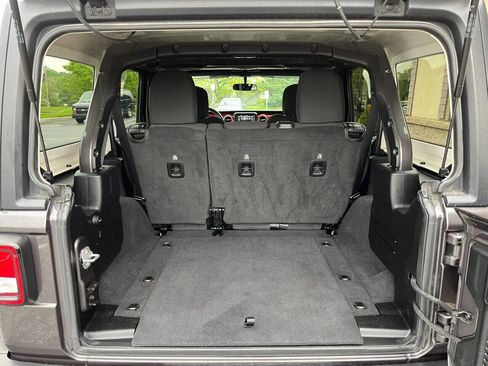 Used 2021 Jeep Wrangler Unlimited Rubicon image 15