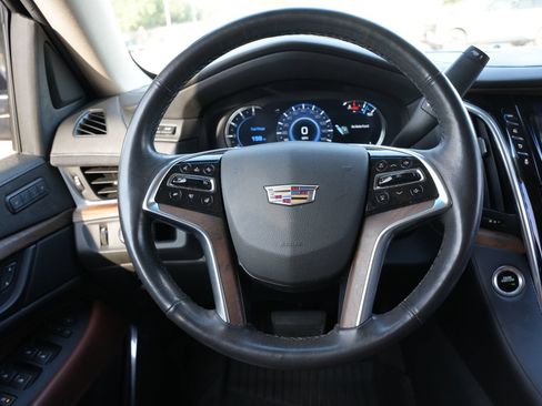 Used 2019 Cadillac Escalade ESV Premium Luxury RWD image 8