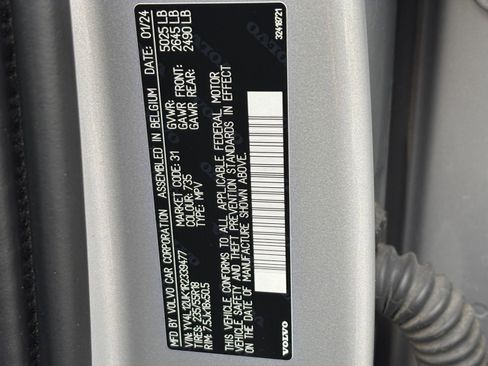Used 2024 Volvo XC40 B5 Core AWD/4WD image 30