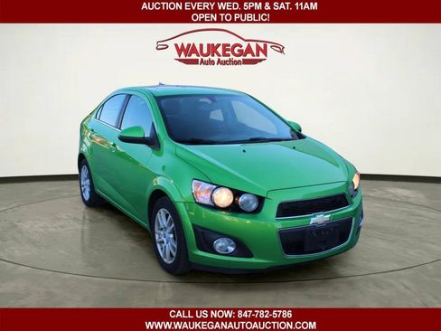 Used 2015 Chevrolet Sonic LT FWD image 3