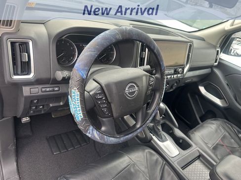 Used 2025 Nissan Frontier SV image 12