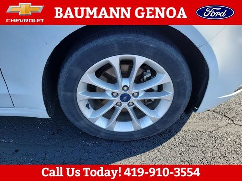 Used 2020 Ford Fusion SE FWD image 26