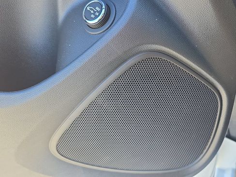 Used 2020 Buick Encore GX Essence w/ Experience Buick Package AWD/4WD image 31