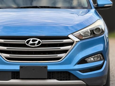 Used 2017 Hyundai Tucson Limited w/ Limited Ultimate Package 03 FWD image 12
