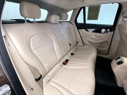 Used 2018 Mercedes-Benz GLC 300 4MATIC image 19