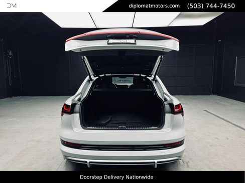 Used 2021 Audi e-tron Premium AWD/4WD image 46