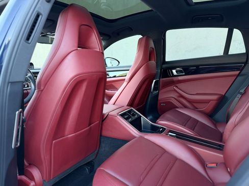 Used 2018 Porsche Panamera 4S image 26
