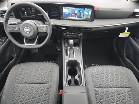 Used 2026 Nissan Kicks SV w/ SV Premium Package FWD image 13