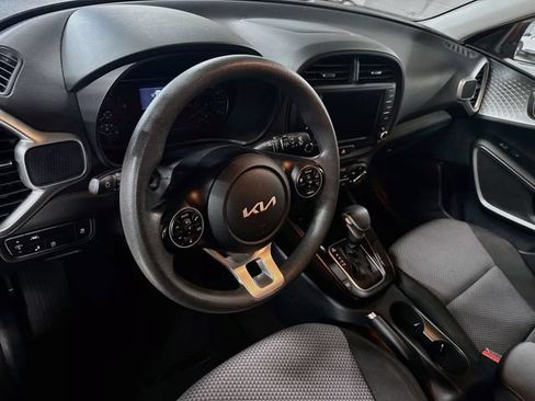 Used 2022 Kia Soul LX w/ Technology Package FWD image 9